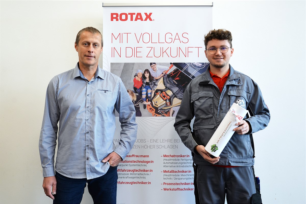 BRP-Rotax gratuliert erstem Absolventen der neuen Dualen Akademie